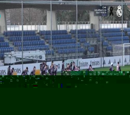 张伟丽赛后,与苏亚雷斯,深情相拥,B体育官网,B,Sports,足球直播,篮球赛事,体育高清,NBA直播