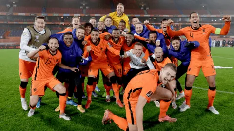 申台龙离任，克鲁伊维特领队下挫，申台龙新篇章闪耀